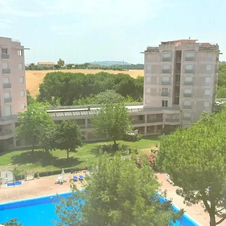 M446 - Marcelli, Trilocale In Con Piscina Daire *