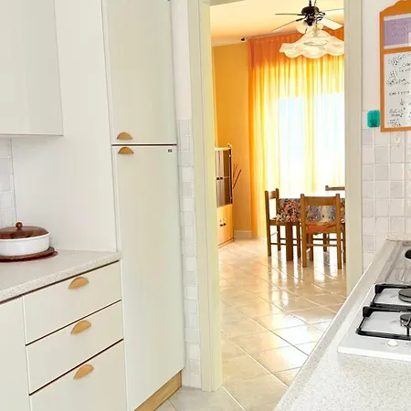 M446 - Marcelli, Trilocale In Con Piscina Daire *