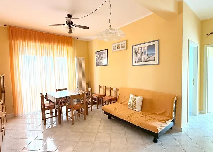 M446 - Marcelli, Trilocale In Con Piscina מרצ'לי